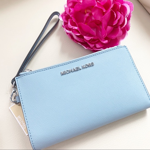 Last one Michael Kors Double Zip Wallet Wristlet - Picture 2 of 6